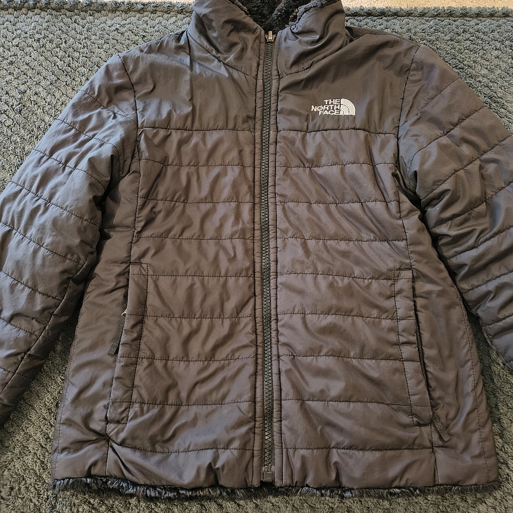 Girls: The North Face Black Quilted Jacket " Reversible" to Fur. { Size 7/8 }$40